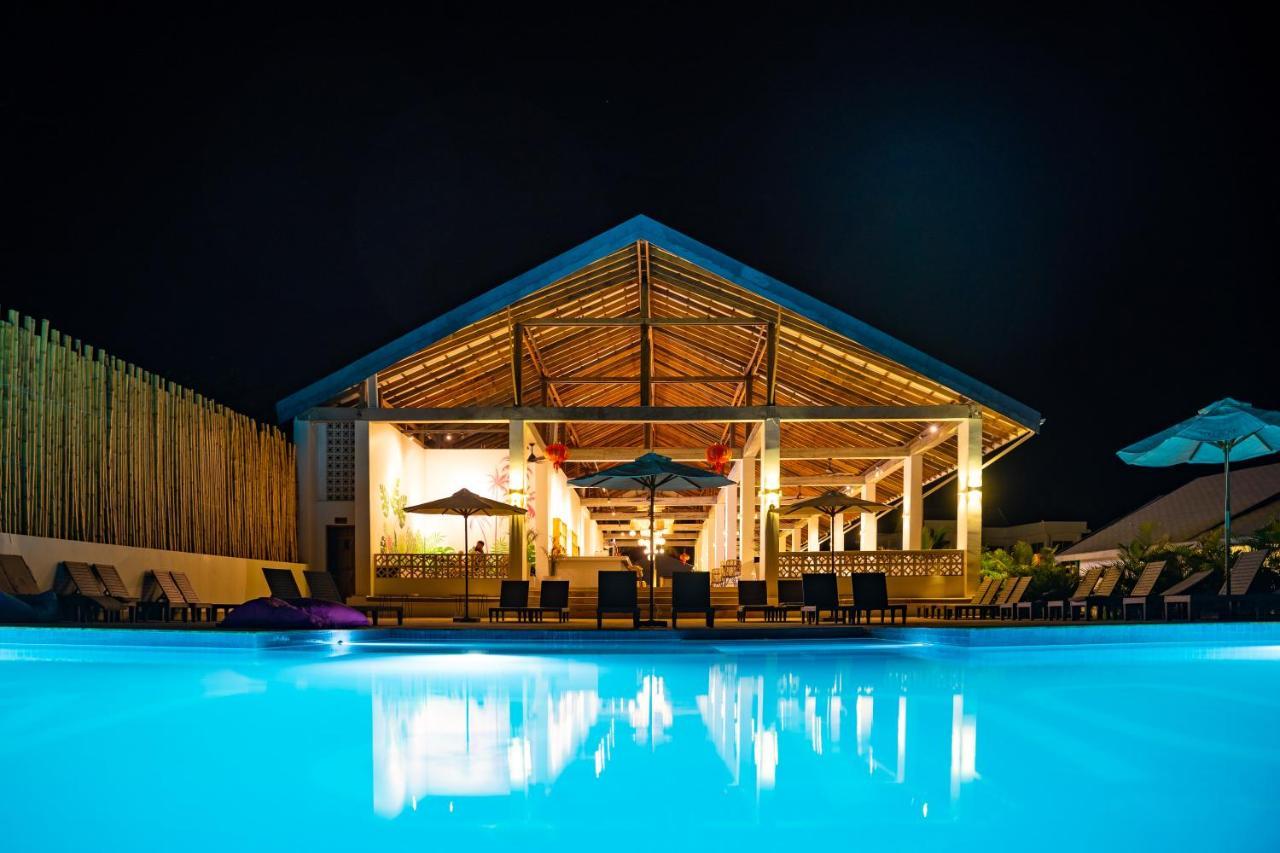 You&Me Resort Pagoda Beach Exterior photo