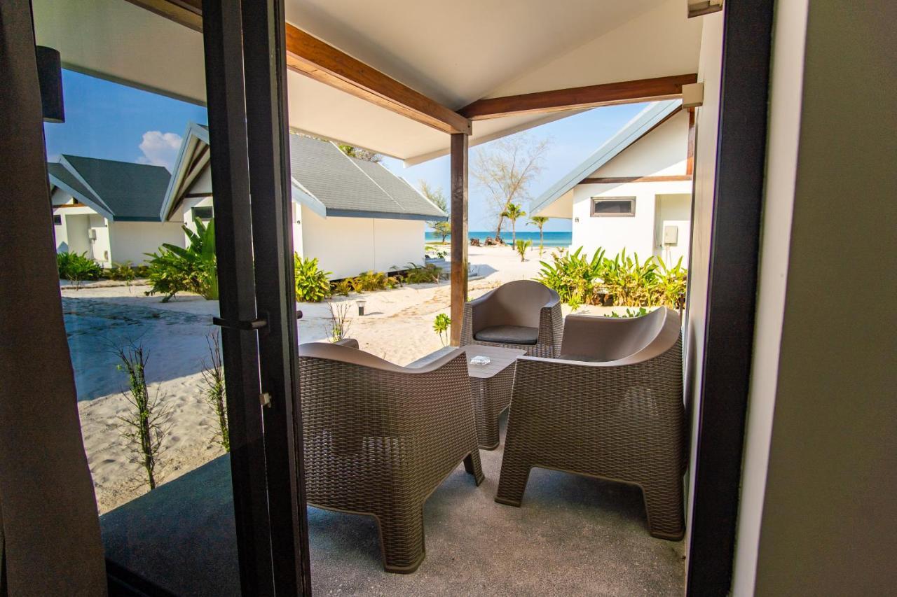 You&Me Resort Pagoda Beach Exterior photo