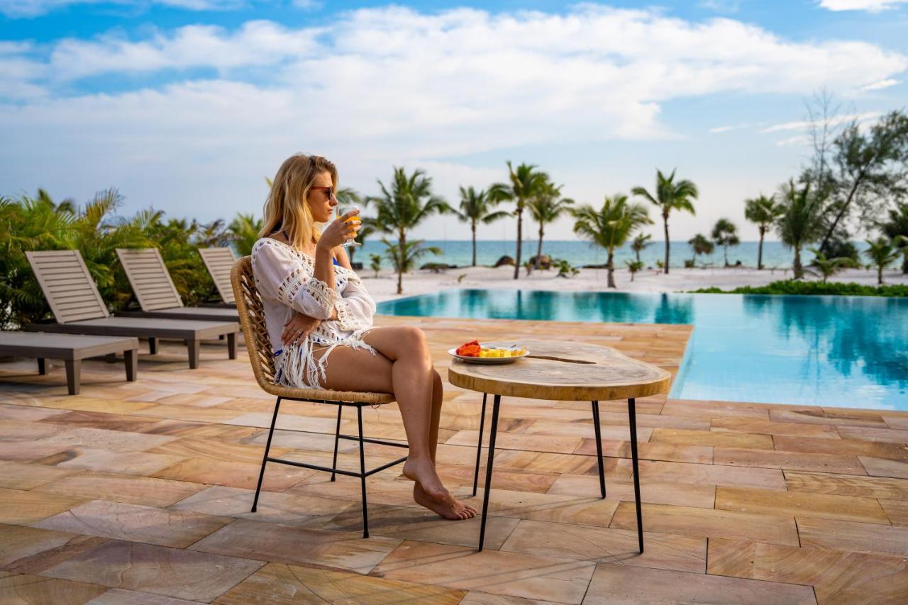 You&Me Resort Pagoda Beach Exterior photo