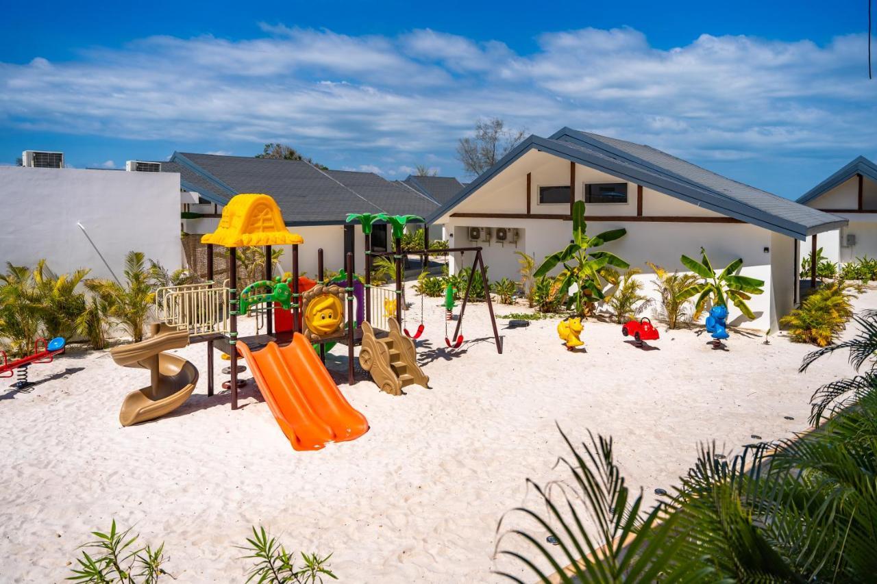 You&Me Resort Pagoda Beach Exterior photo